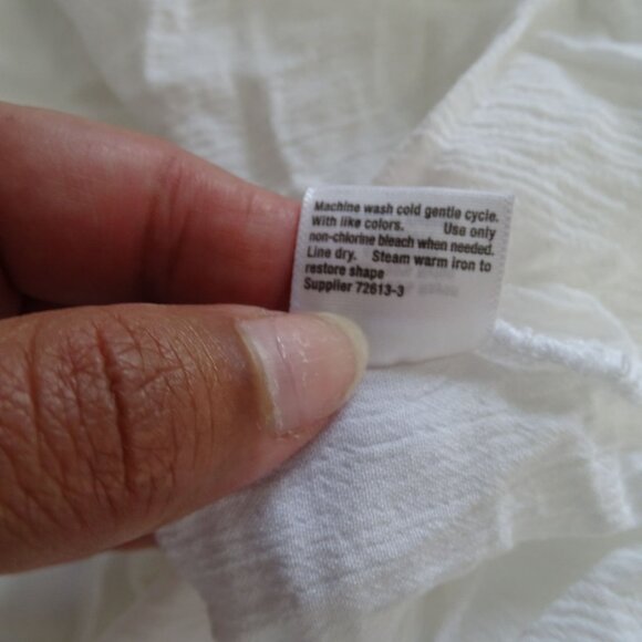 a.n.a. A New Day White Cold Shoulder Lace Yoke Top Women Size M Semi-sheer - Picture 6 of 8